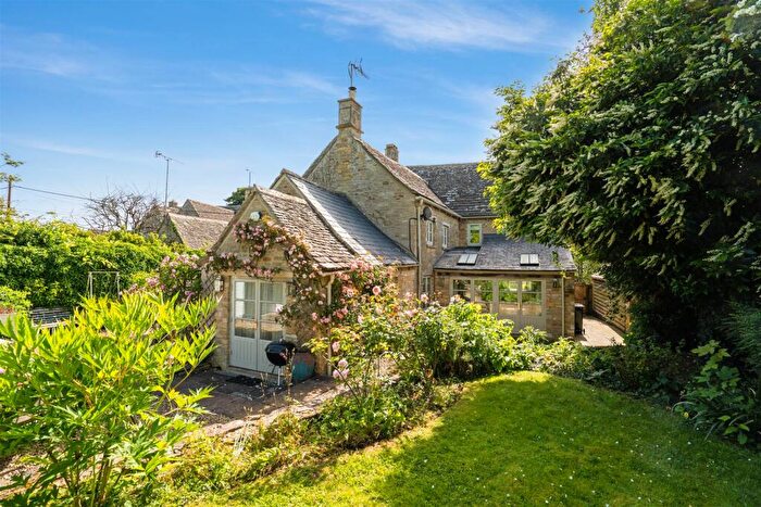 5 Bedroom Detached House For Sale In Taynton, Oxfordshire, OX18