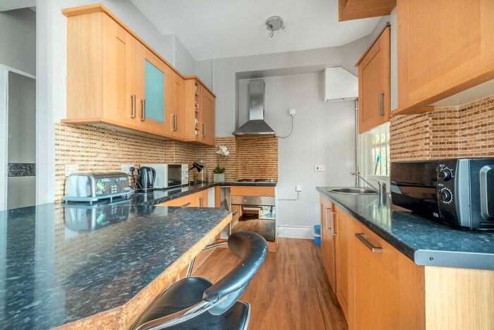 2 Bedroom Flat To Rent In Queensway, Queensway, London, W2