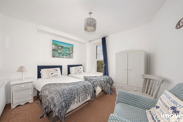 3 Bedroom End Of Terrace House For Sale In Hillesdon Road, Torquay, TQ1