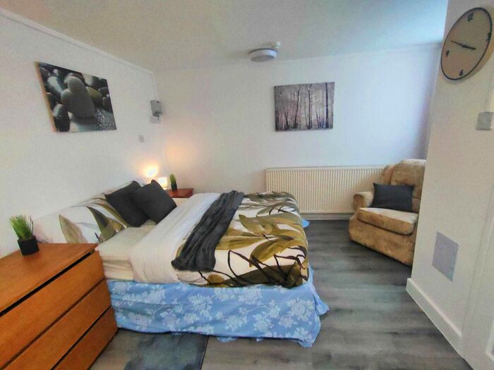 Studio To Rent In New Street, Dudley, DY1