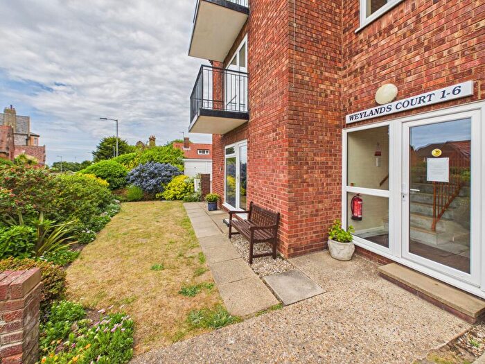 2 Bedroom Apartment For Sale In Overstrand Road, Cromer, NR27