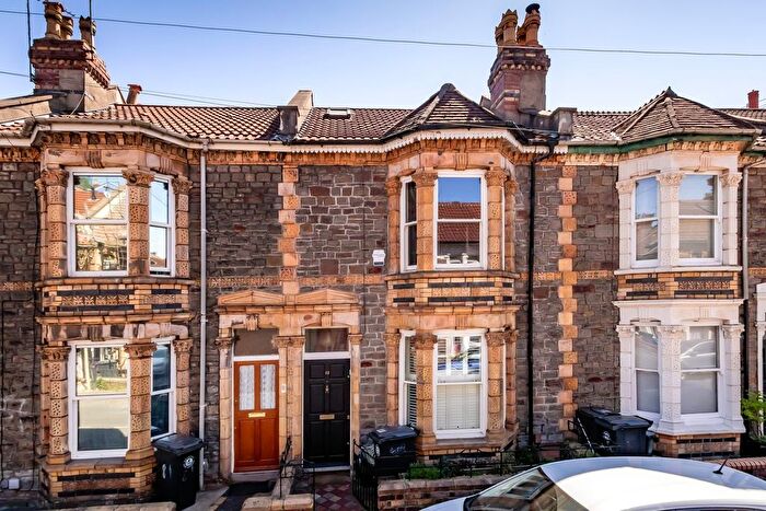 3 Bedroom Terraced House For Sale In Shaftesbury Avenue, Montpelier, Bristol, BS6