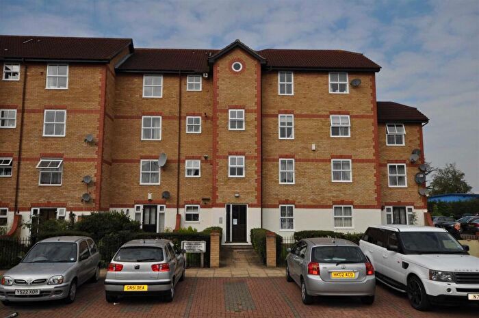 2 Bedroom Flat To Rent In Kennet Square, Colliers Wood Borders, CR4