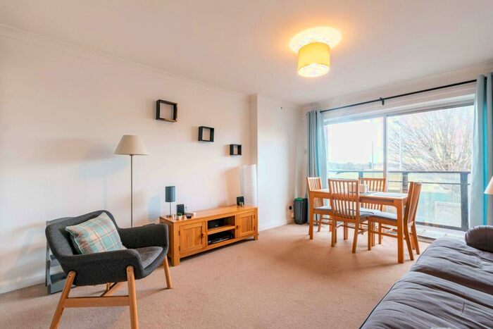 2 Bedroom Flat To Rent In Myreside Road Edinburgh United Kingdom, EH10