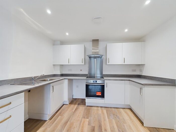 2 Bedroom Flat To Rent In Ridge Close, Cheltenham, Gloucestershire, GL52