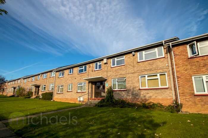 2 Bedroom Flat To Rent In Dover Close, Braintree, CM7