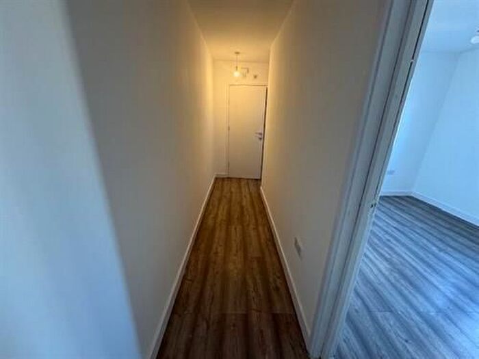 2 Bedroom Flat To Rent In Albion Road, Luton, LU2