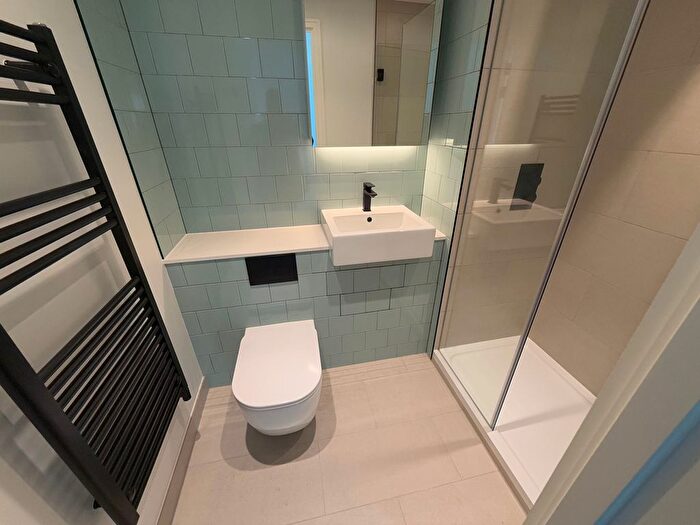 2 Bedroom Flat To Rent In Clarendon Road, Watford, WD17