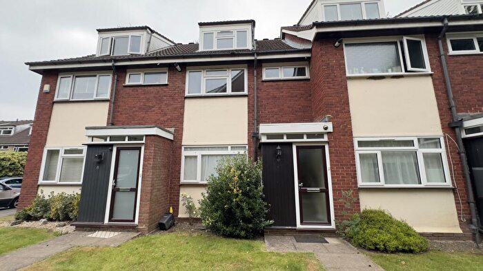 2 Bedroom Apartment To Rent In Westfield Park, Pinner, HA5