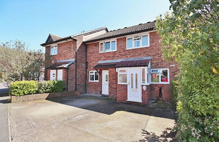 2 Bedroom Terraced House For Sale In Harvesters Close, Isleworth, TW7