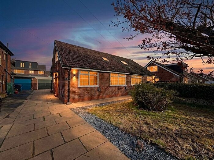 4 Bedroom Semi Detached Bungalow To Rent In Farm Lane, Worsley, M28