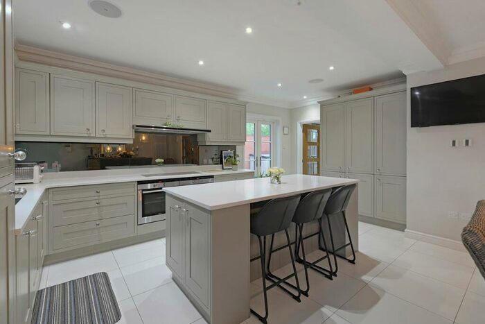 5 Bedroom Detached House For Sale In Clare Wood Drive, East Malling, ME19