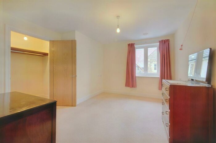 1 Bedroom Apartment For Sale In Wardington Court, Welford Road, Northampton, Northamptonshire, NN2