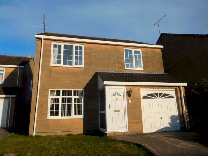 4 Bedroom House To Rent In Liskeard Way, Freshbrook, SN5