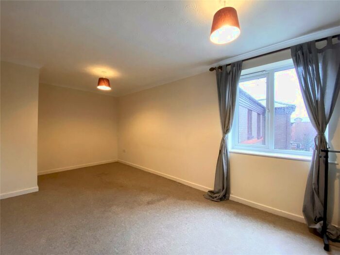 2 Bedroom Apartment To Rent In Tiffany Court, Redcliff Mead Lane, Bristol, BS1