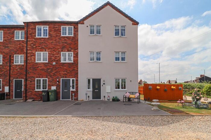 3 Bedroom Town House For Sale In Overton Lane, King's Lynn, Norfolk, PE30