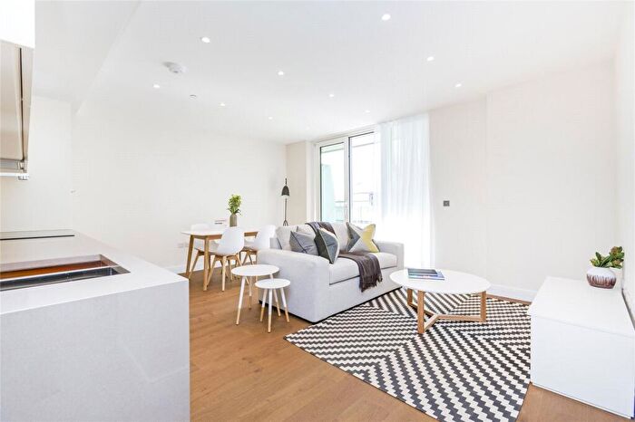 1 Bedroom Apartment To Rent In Altissima House, Queenstown Road, London, SW11