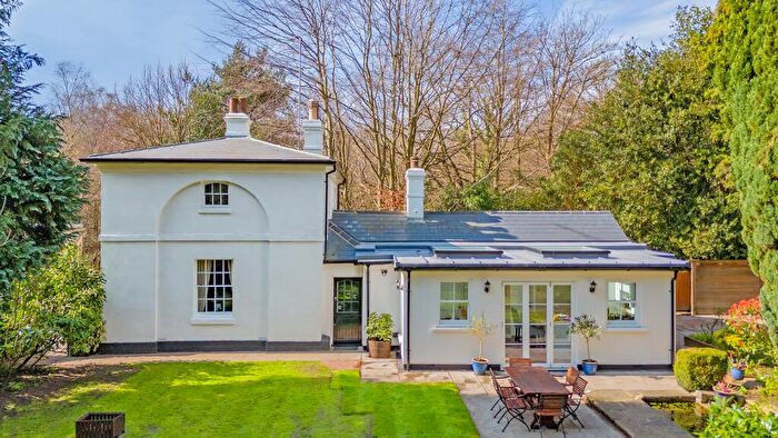 3 Bedroom Detached House For Sale In The Avenue, Brentwood, CM13