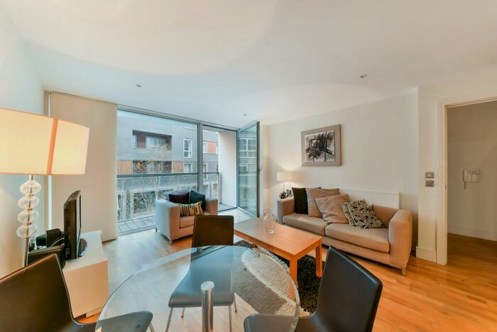 1 Bedroom Flat To Rent In Lanterns Way, Canary Wharf, London, E14