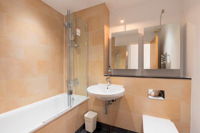 2 Bedroom Flat To Rent In Axis Court, London, SE16