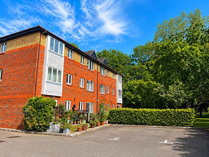2 Bedroom Flat For Sale In Dover Gardens, Carshalton, SM5