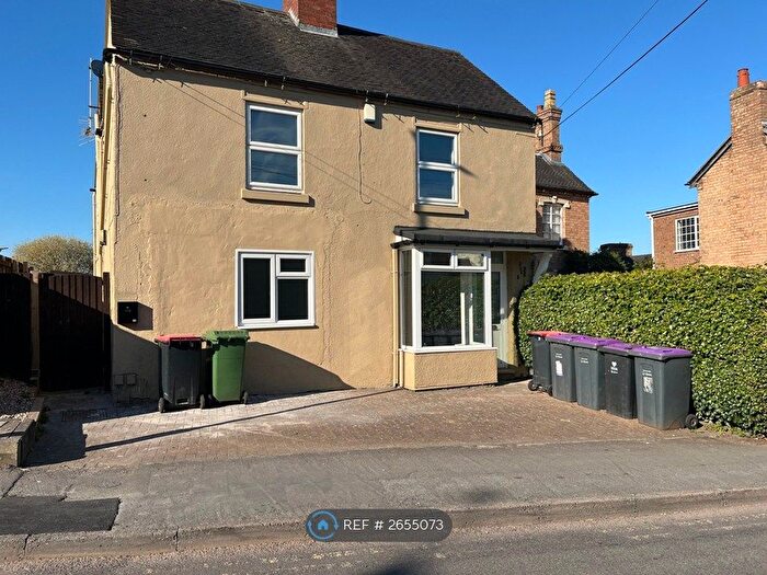 3 Bedroom Semi-Detached House To Rent In Park Street, Telford, TF7