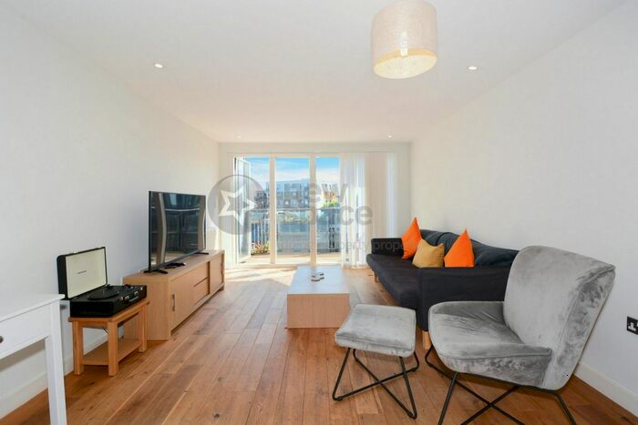 2 Bedroom Flat To Rent In Seren Park Garedens, Greenwich, SE3