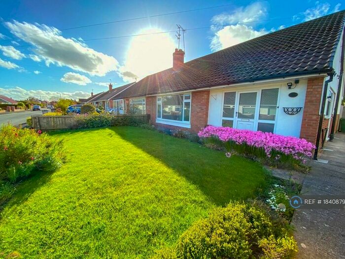 3 Bedroom Bungalow To Rent In Springfield Avenue, Wirral, CH48