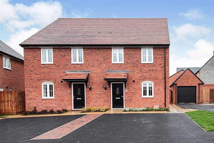 3 Bedroom Semi-Detached House To Rent In Bedroom Semi Detached House In Watercress Rise, Biddenham, Bedford, MK40