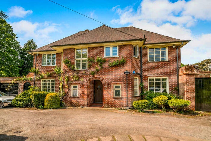 5 Bedroom Detached House To Rent In Oxford Road, Gerrards Cross, SL9