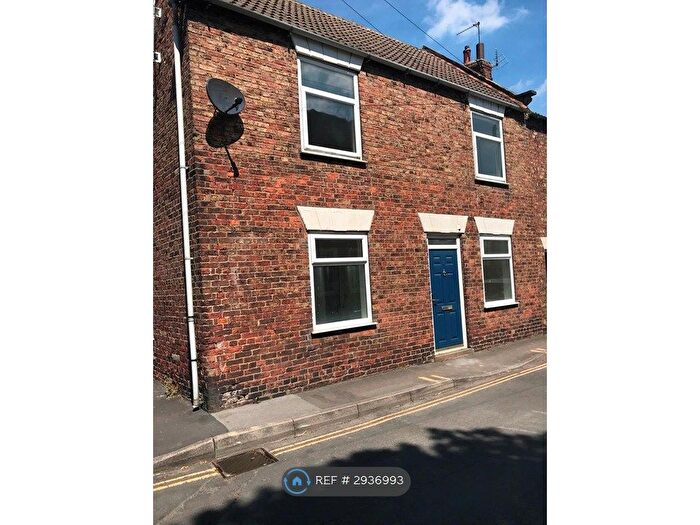3 Bedroom Semi Detached House To Rent In Court Road, Goole, DN14