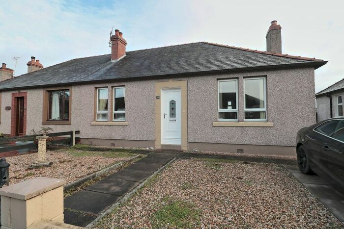 2 Bedroom Semi-Detached Bungalow For Sale In Kinnell Street, Thornhill DG3