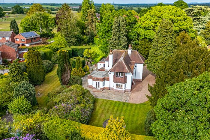 4 Bedroom Detached House For Sale In Newark Road, Coddington, Newark, Nottinghamshire, NG24