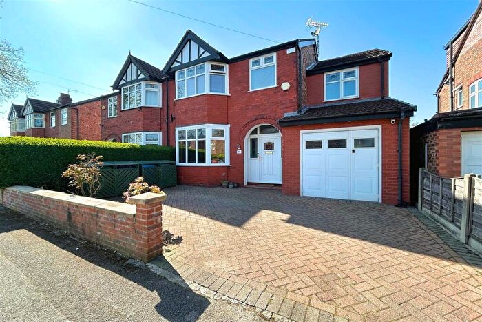 5 Bedroom Semi-Detached House For Sale In Westcourt Road, Sale, M33