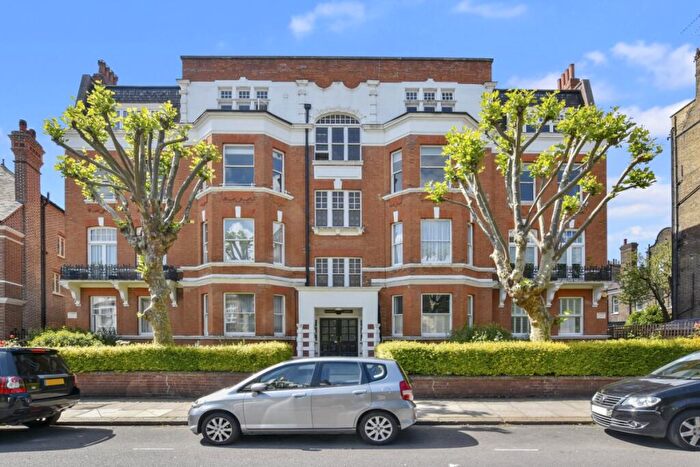 4 Bedroom Flat To Rent In Broadhurst Gardens, NW6