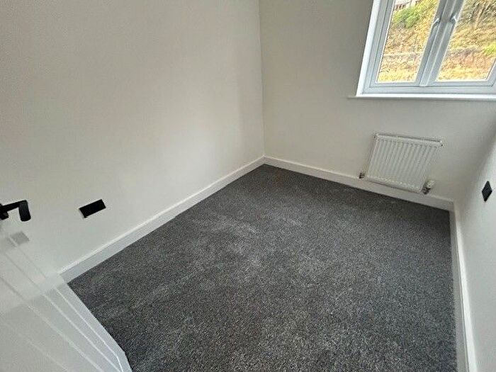 3 Bedroom Terraced House For Sale In Burnley Road, Todmorden, OL14