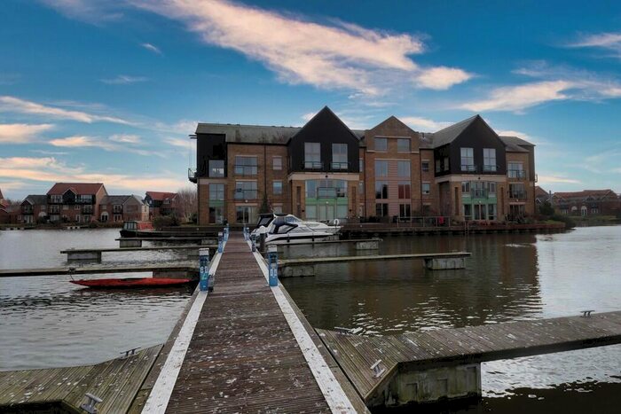 2 Bedroom Apartment For Sale In Marine Approach, Burton Waters, LN1