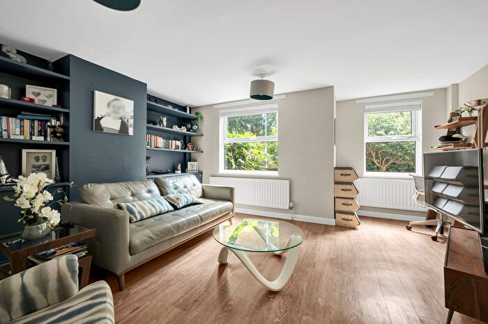 3 Bedroom Terraced House For Sale In Burgos Grove, Greenwich, SE10