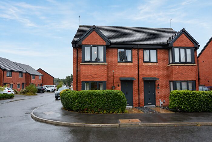 3 Bedroom Semi-Detached House For Sale In Toll Gate Close, Tyldesley, M29