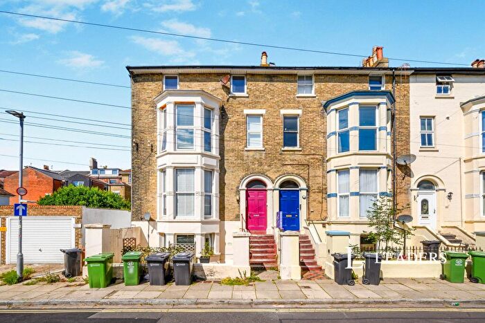 2 Bedroom Flat To Rent In Shaftesbury Road, Southsea, PO5