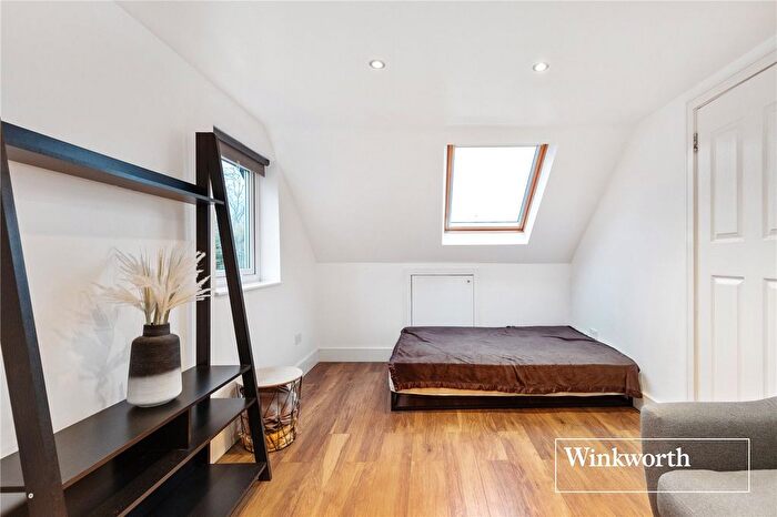 2 Bedroom Flat To Rent In Abercorn Road, Mill Hill East, London, NW7