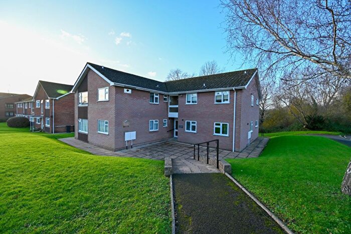 2 Bedroom Flat For Sale In Allenview Road, Wimborne, BH21