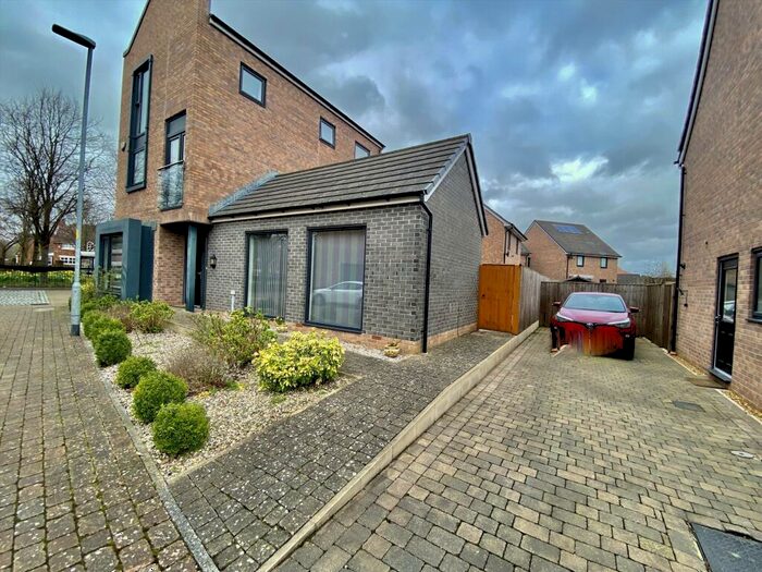 4 Bedroom Detached House To Rent In Greenfinch Avenue, Cottam, Preston, PR4