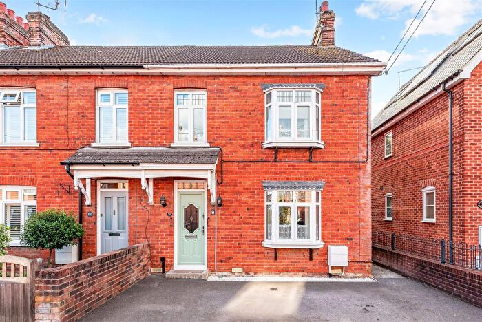 3 Bedroom Semi-Detached House For Sale In Winchester Road, Whitchurch, RG28