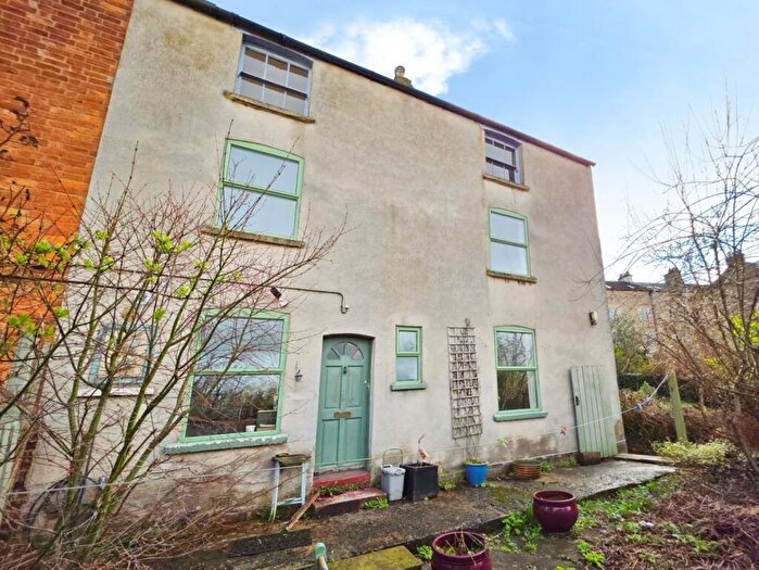 4 Bedroom Semi Detached House For Sale In Lower Leazes, Stroud, GL5