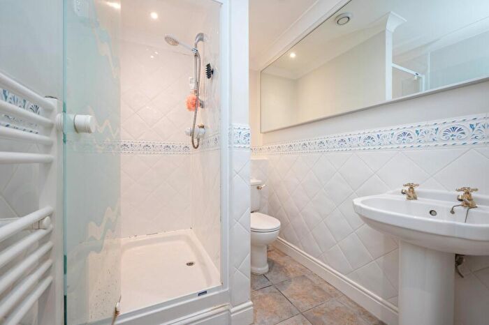 2 Bedroom Apartment For Sale In Warwick Road, Stratford-Upon-Avon, CV37