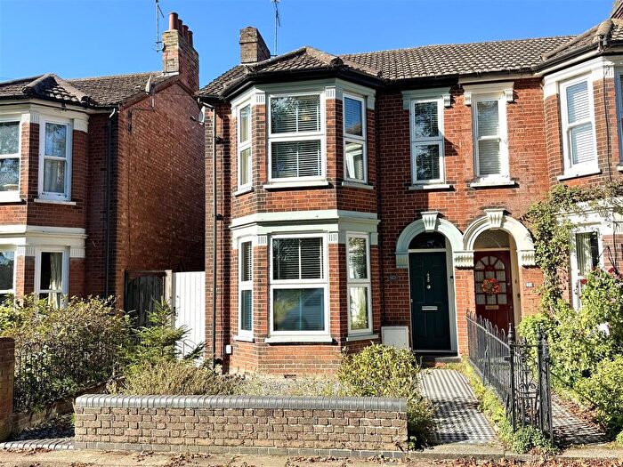 4 Bedroom Semi Detached House For Sale In Murray Road, Ipswich, IP3