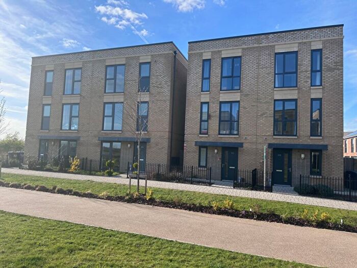 3 Bedroom House To Rent In Osprey Drive, Trumpington, Cambridge, CB2