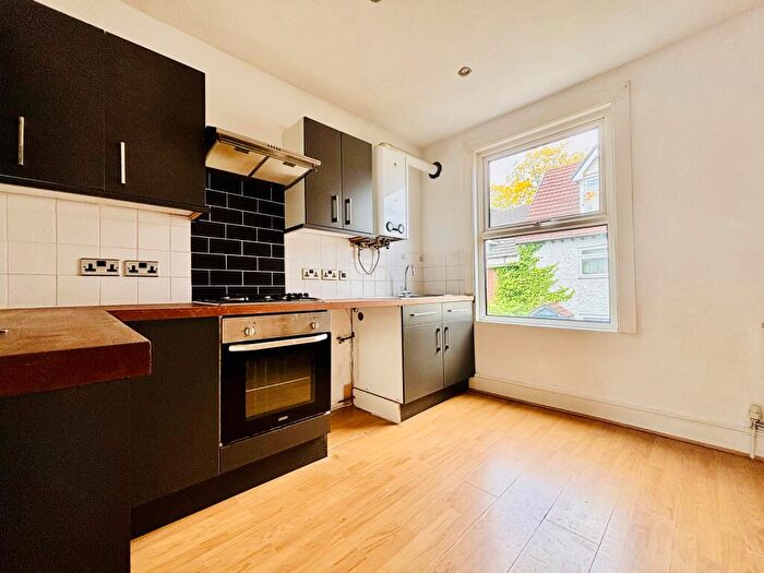 2 Bedroom Flat To Rent In High Street, Rochester, ME1