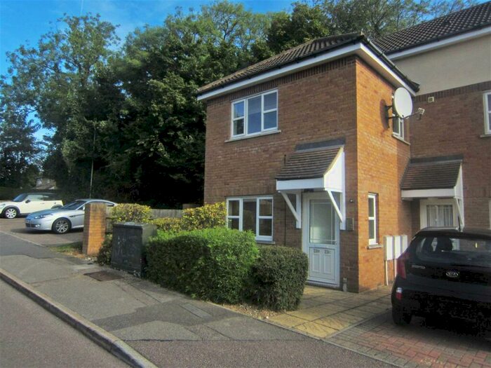 2 Bedroom Flat To Rent In Faraday Road Stevenage, SG1